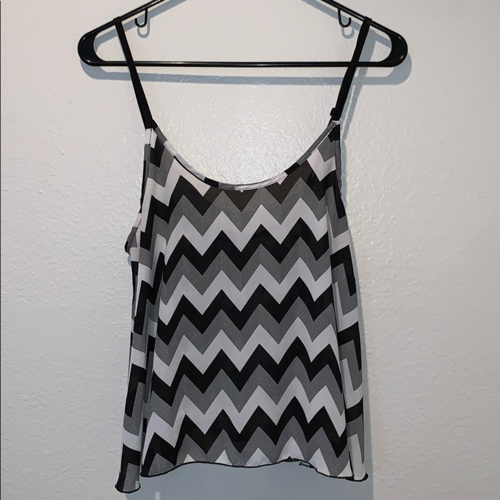 Black and white zig zag tank top